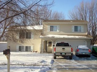 3302 Maple St N, Fargo, ND 58102