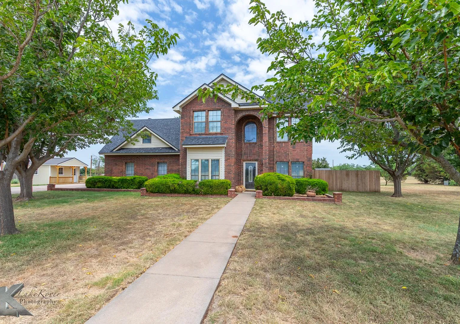 5 bed, 2451 sqft, $4,200 — Photo 1
