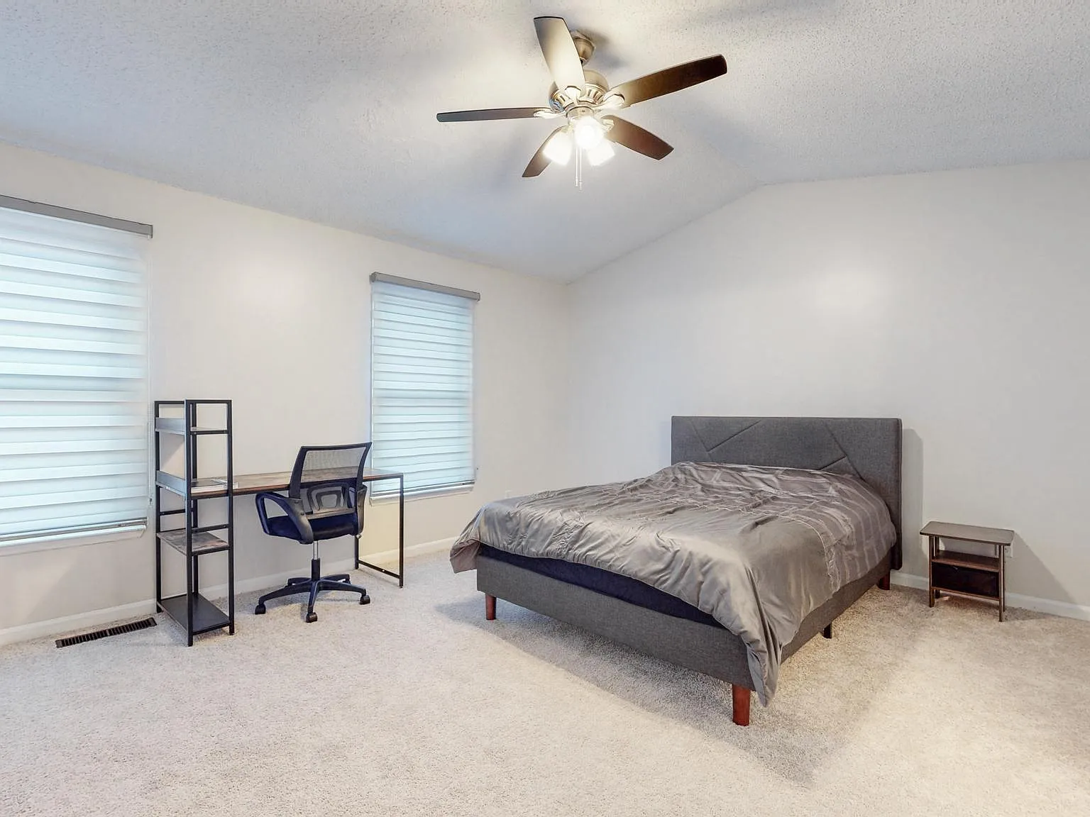 2 bed, 1.5 bath, 1249 sqft, $1,800 — Photo 4