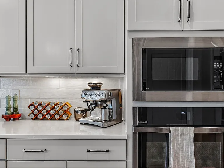 210 Lookout Rdg — Photo 16