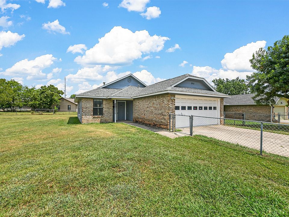 1st image of 2913 Weston Dr