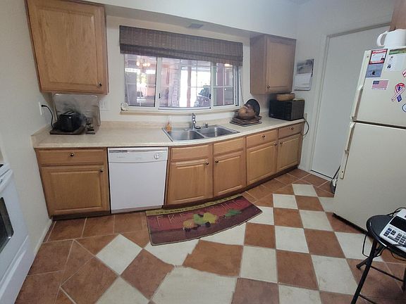 4th image of 10000 Country Club Ln NW APT 1
