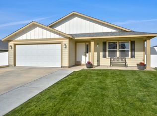 703 Cascade Ave, Moxee, WA 98936