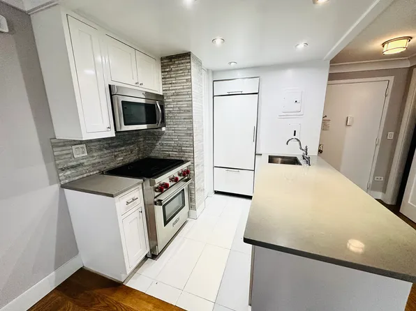 50 West 97th Street image 3 of 10