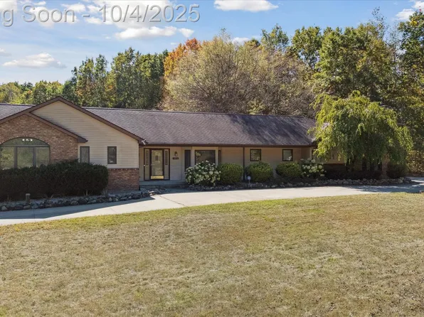 5600 Garretson Ln, Oxford, MI 48371