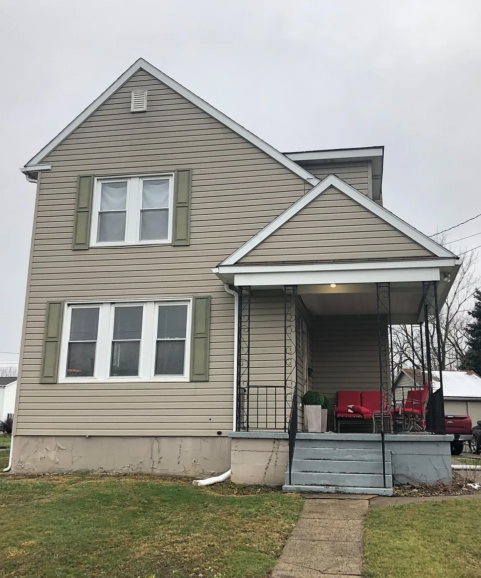 4 Hookton Ave photo 1
