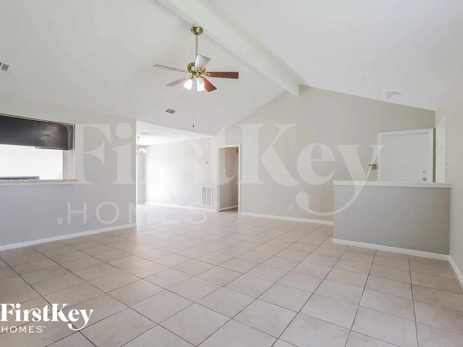 3 bed, 2.0 bath, 1348 sqft, $1,735 — Photo 4