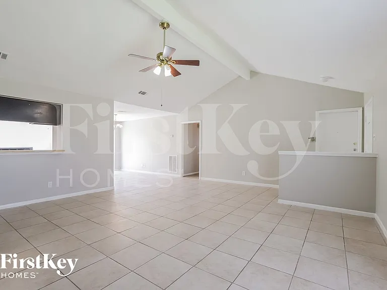 13361 Lake Breeze Ln — Photo 4