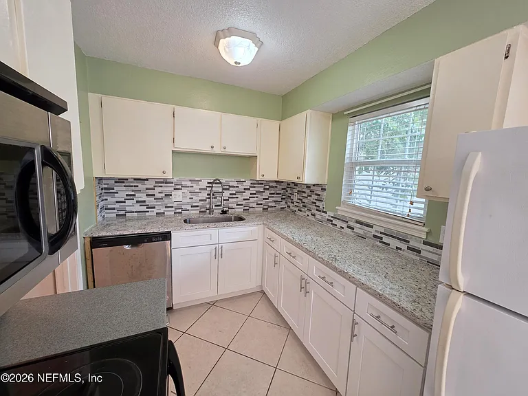 227 Kettering Ct — Photo 8