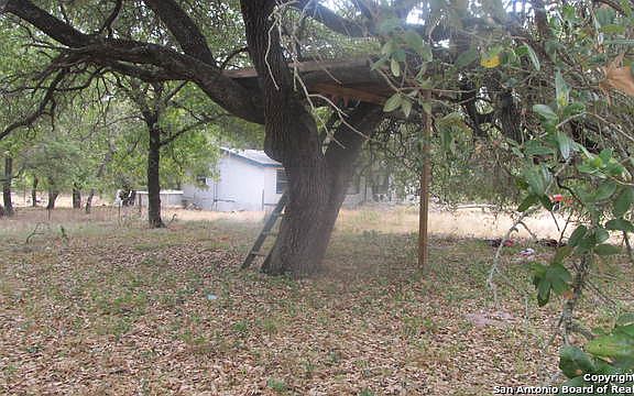 4th image of 130 County Road 782