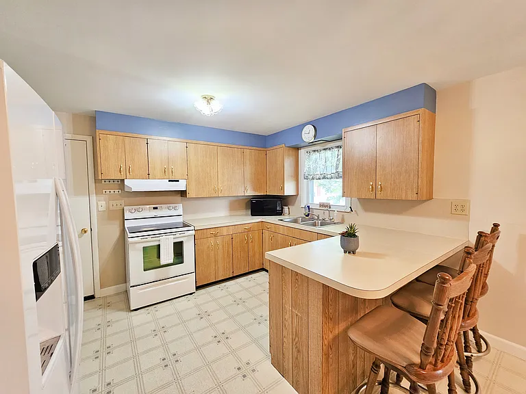 4292 Fort Rec Minster Rd — Photo 4