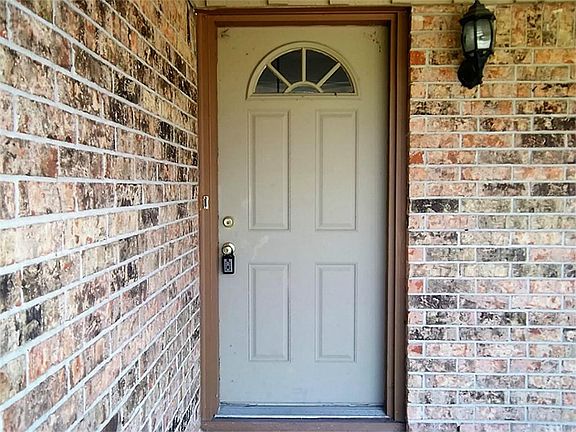 2nd image of 13615 Lynnwood Ln