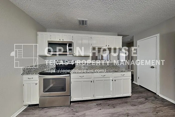 6000 Eagle Pass — Photo 4