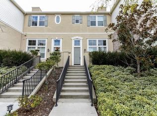 40 Fringe Tree, Irvine, CA 92606