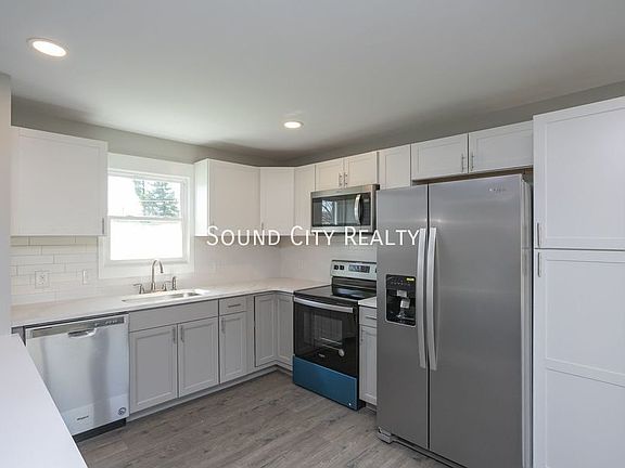 2nd image of 1608 Autumn Ridge Dr