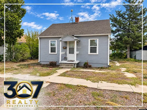 2005 & 2009 E C St, Torrington, WY 82240