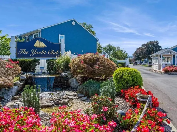 100 Baker Court #72, Island Park, NY 11558