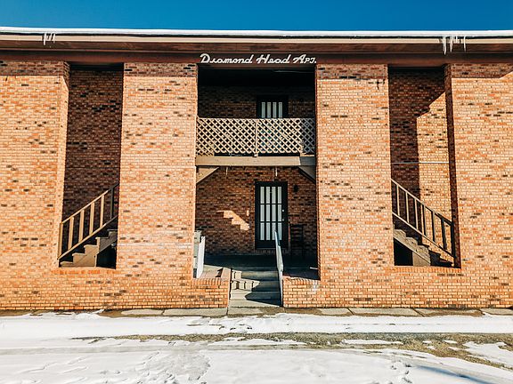 2nd image of 416 7th St
