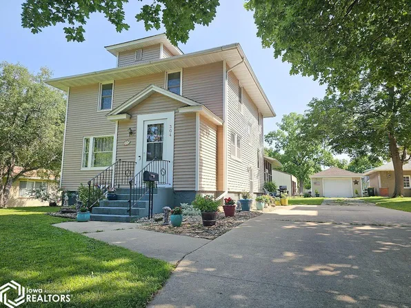 304 E Main St, Lake Mills, IA 50450