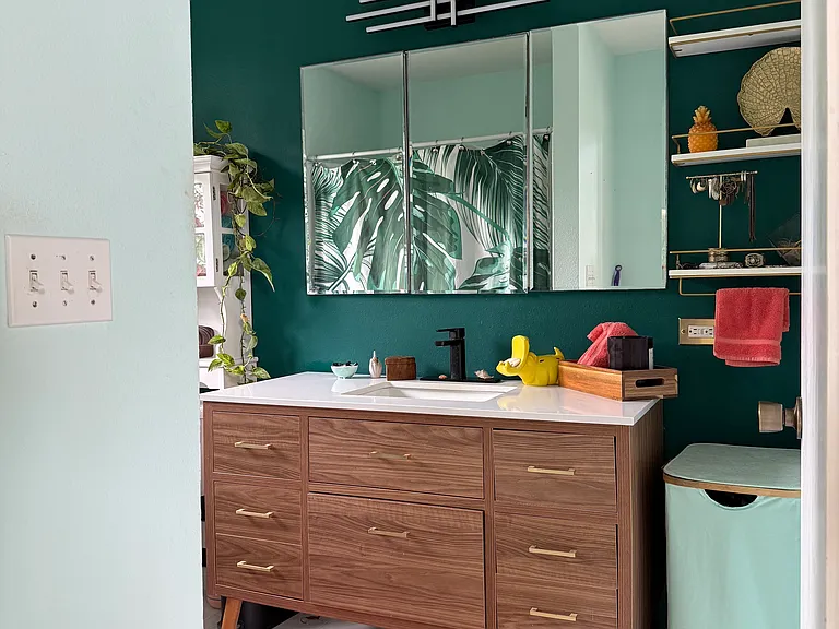 Newly updated bathroom.