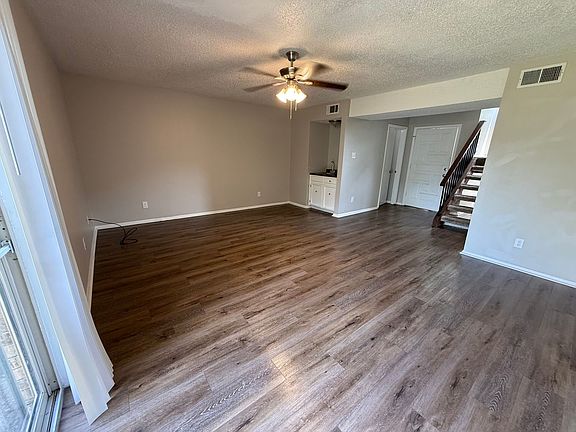 5th image of 32 Del Tara Dr