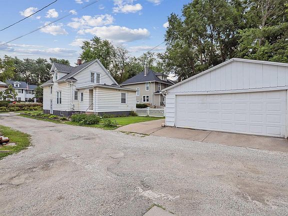 4th image of 2510 Pershing Ave