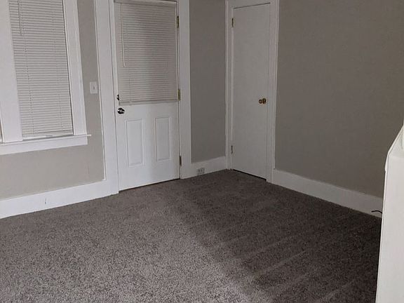 2nd image of 934 Crosby St NW