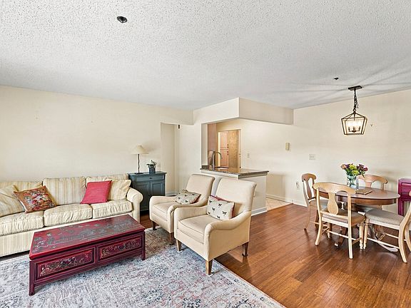2nd image of 273 Cambridge Rd APT 505
