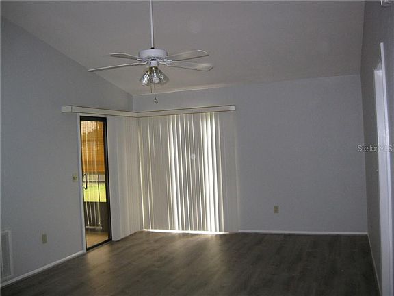 3rd image of 1196 E Corktree Cir