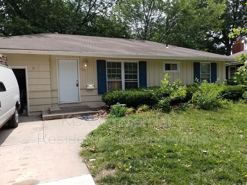 2nd image of 7321 Robinson Dr