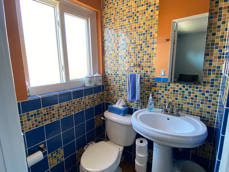 2560 E Vina Del Mar Blvd — Photo 16