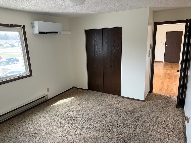 701 W Maple Ave #6 — Photo 4