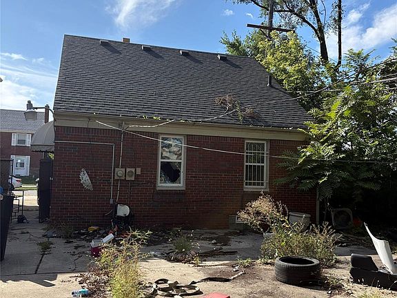 2nd image of 18090 Washburn St