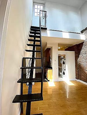 3rd image of 212 E 29th St #11A
