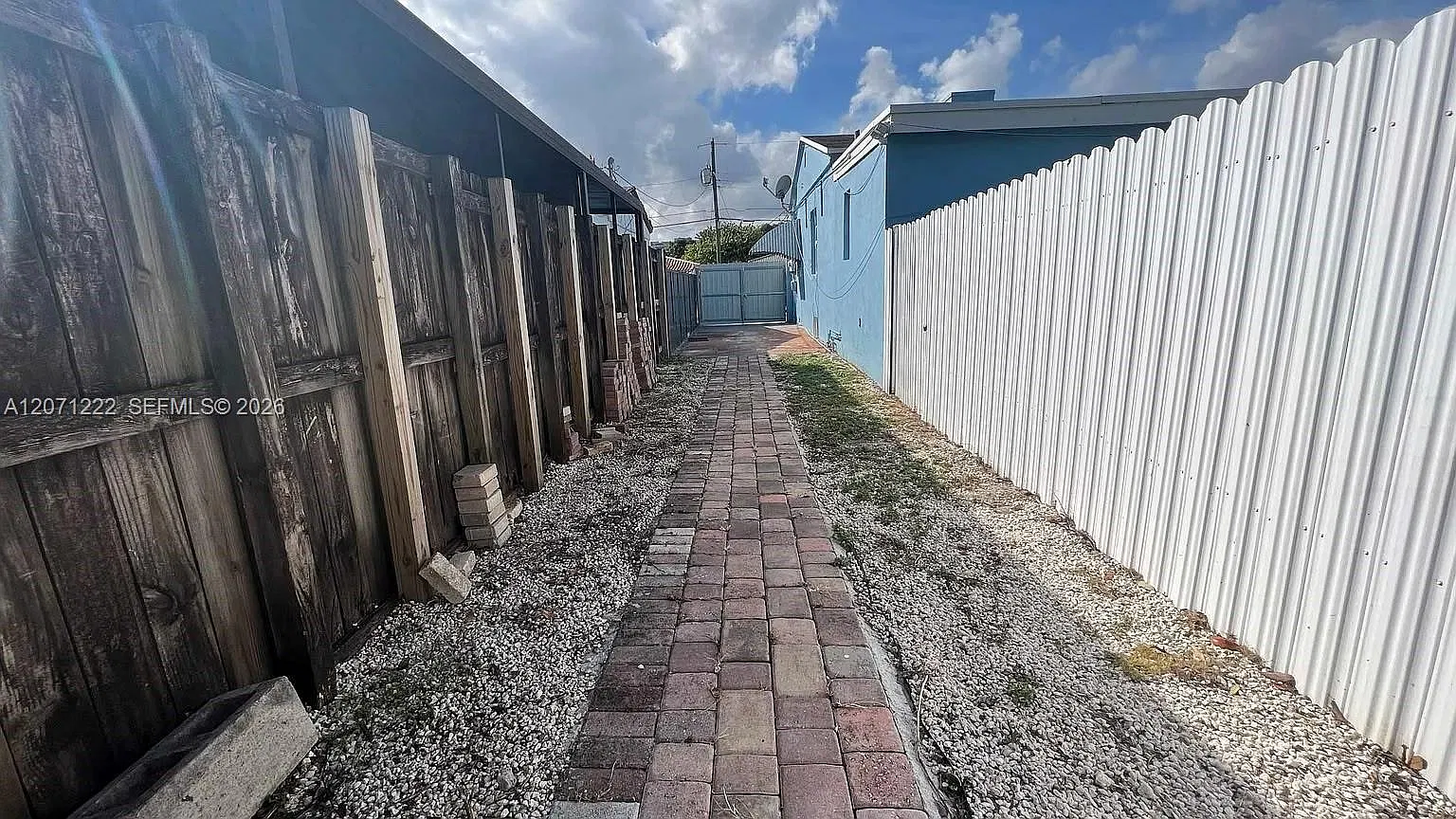 Silver Bluff Gardens — Photo 3