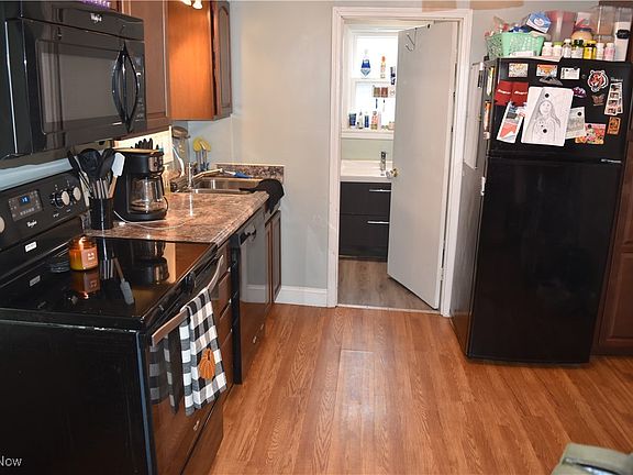 3rd image of 139 Woodrow Ave