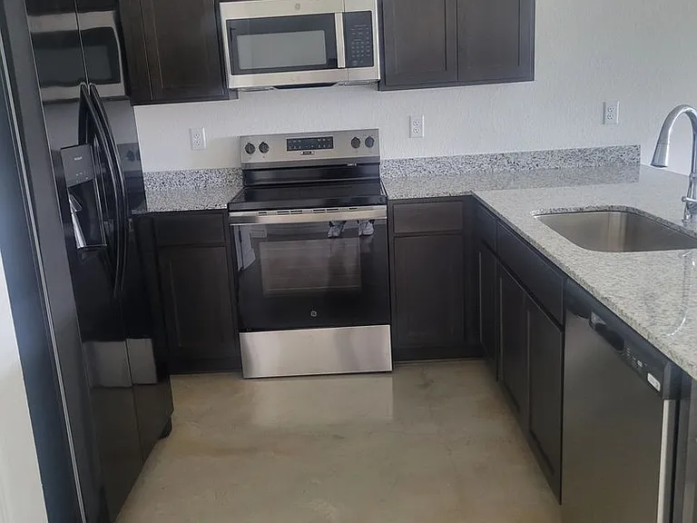 1265 Lehmann Dr #B — Photo 4