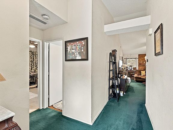 3rd image of 617 Cross Ridge Cir N