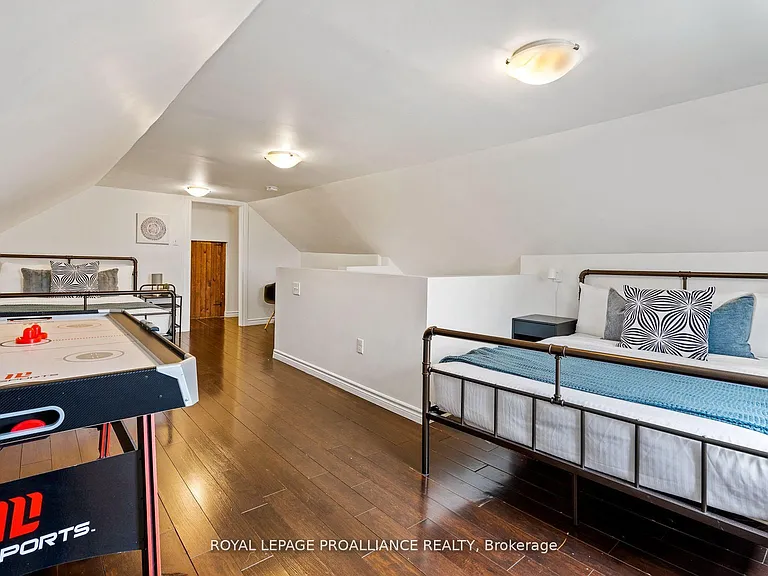 5654 Desson Ave #UPPER — Photo 17