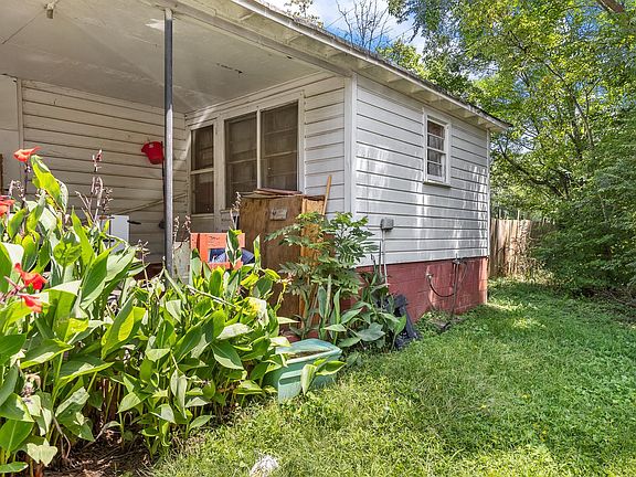 2nd image of 131 Tharon Dr