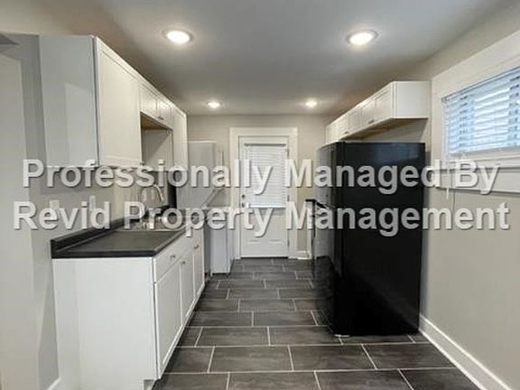 3rd image of 3523 Barwood Cir #0
