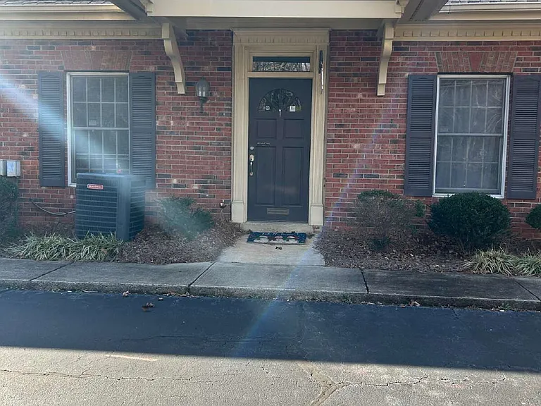 701 W Main St #H — Photo 1