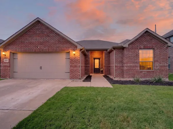 1033 McDonald Dr, Crowley, TX 76036