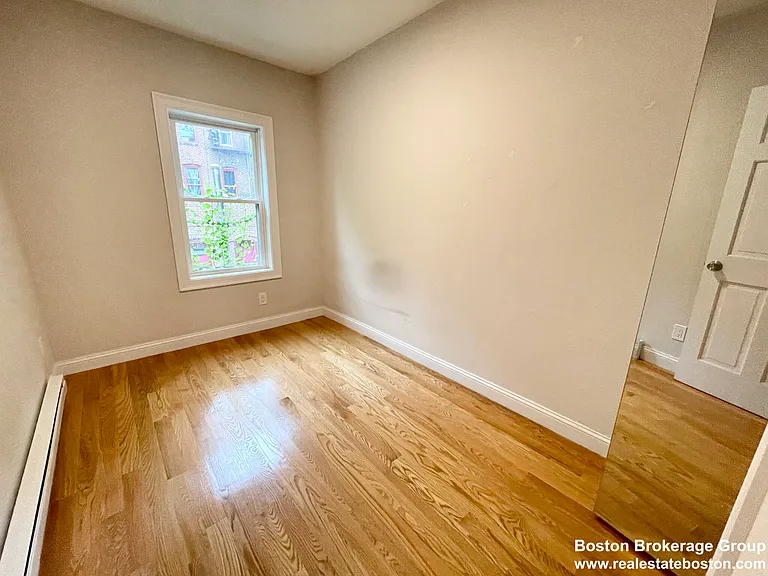 7 Warwick St #2 — Photo 9