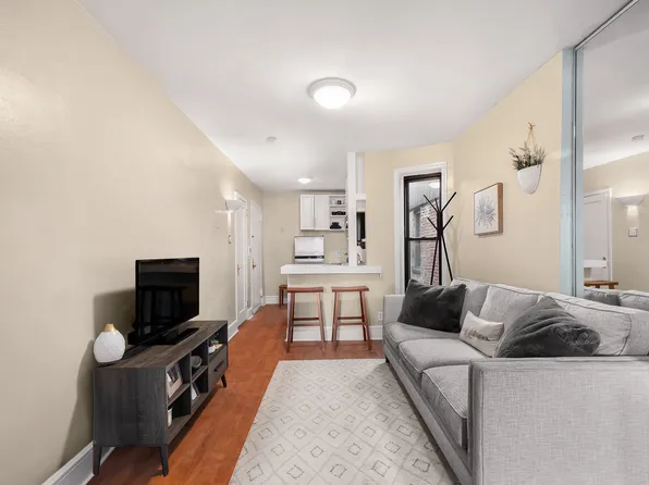 522 West 50th Street image 1 of 5