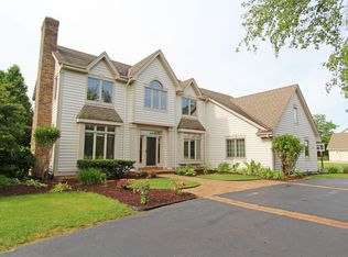 8705 W Bennington Ct, Mequon, WI 53097