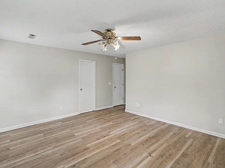 21 Pinewood Ln — Photo 19