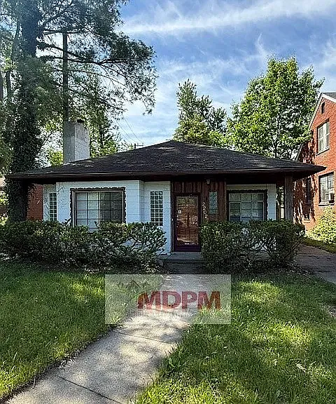 22027 Margareta St — Photo 7