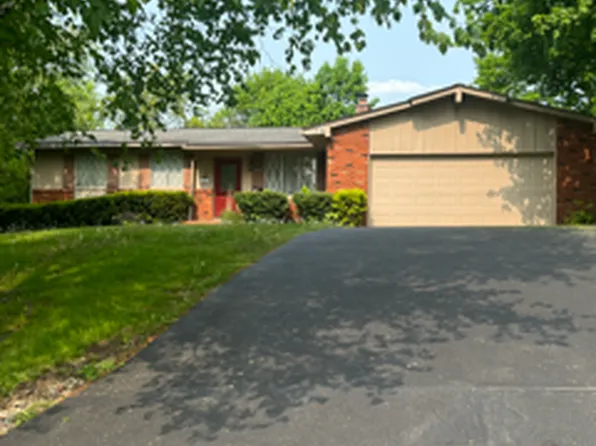 3737 Hi Villa Dr, Lake Orion, MI 48360