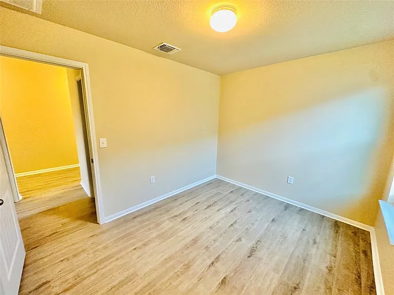 704 Silver Wing Dr — Photo 9